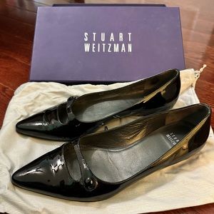 Beautiful brand new Stuart Weitzman Obladi Black Patent Flats, size 7.5.